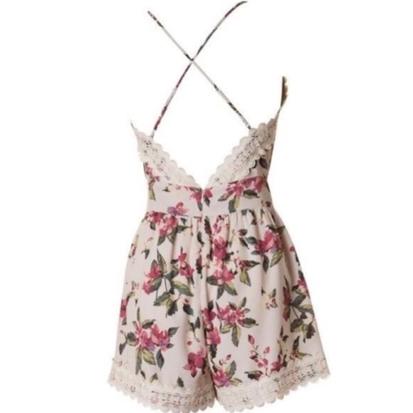 Premium Floral Spring Romper with Lace Trim small - Picture 4 of 4